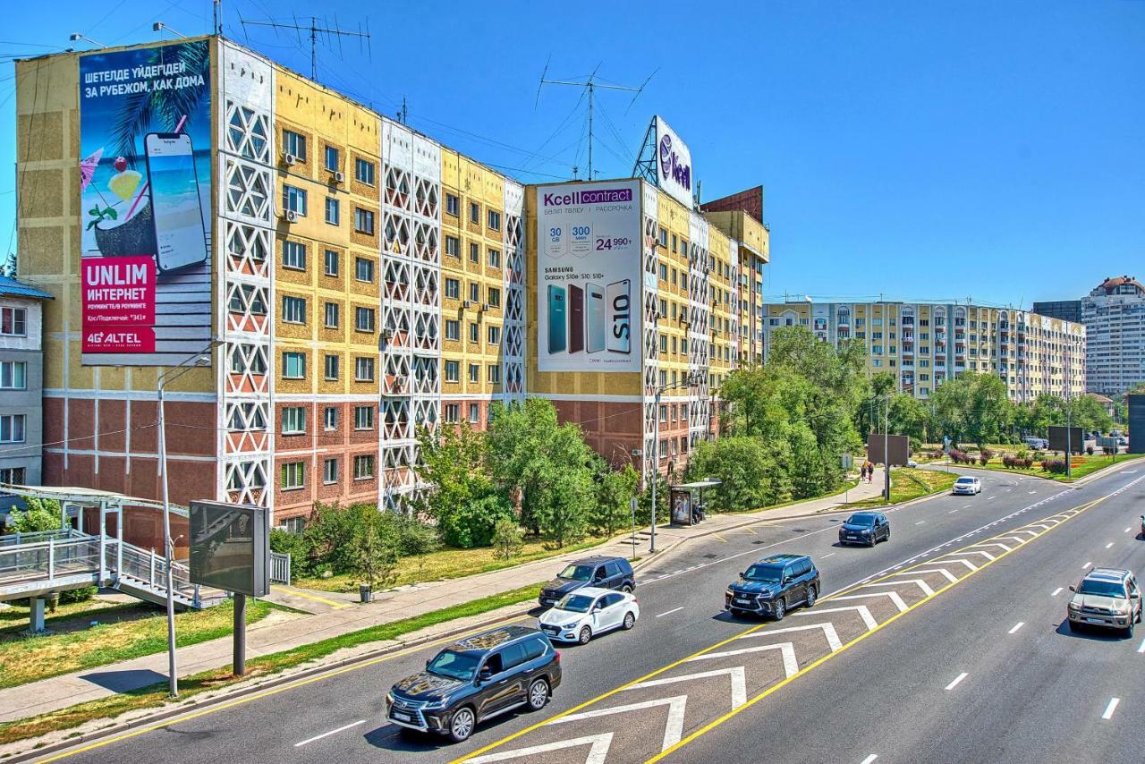 Apartment Near The President'S Park. Orbita-2 Almaty Bagian luar foto